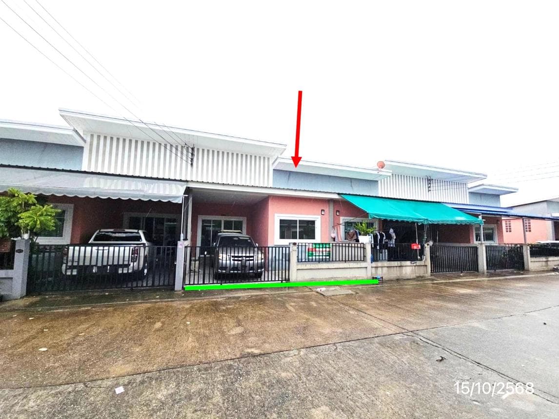 ทาวน์เฮ้าส์ บ้านเพียงเพชร 2 มาบยางพร ปลวกแดง ระยอง 2 ห้องนอน 1 ห้องน้ำ พื้นที่ 70.2 ตร.ม. บนที่ดิน 22.7 ตร.ว. ทำเลศักยภาพใกล้นิคมอุตสาหกรรม ราคาพิเศษ 1.5 ล้าน
