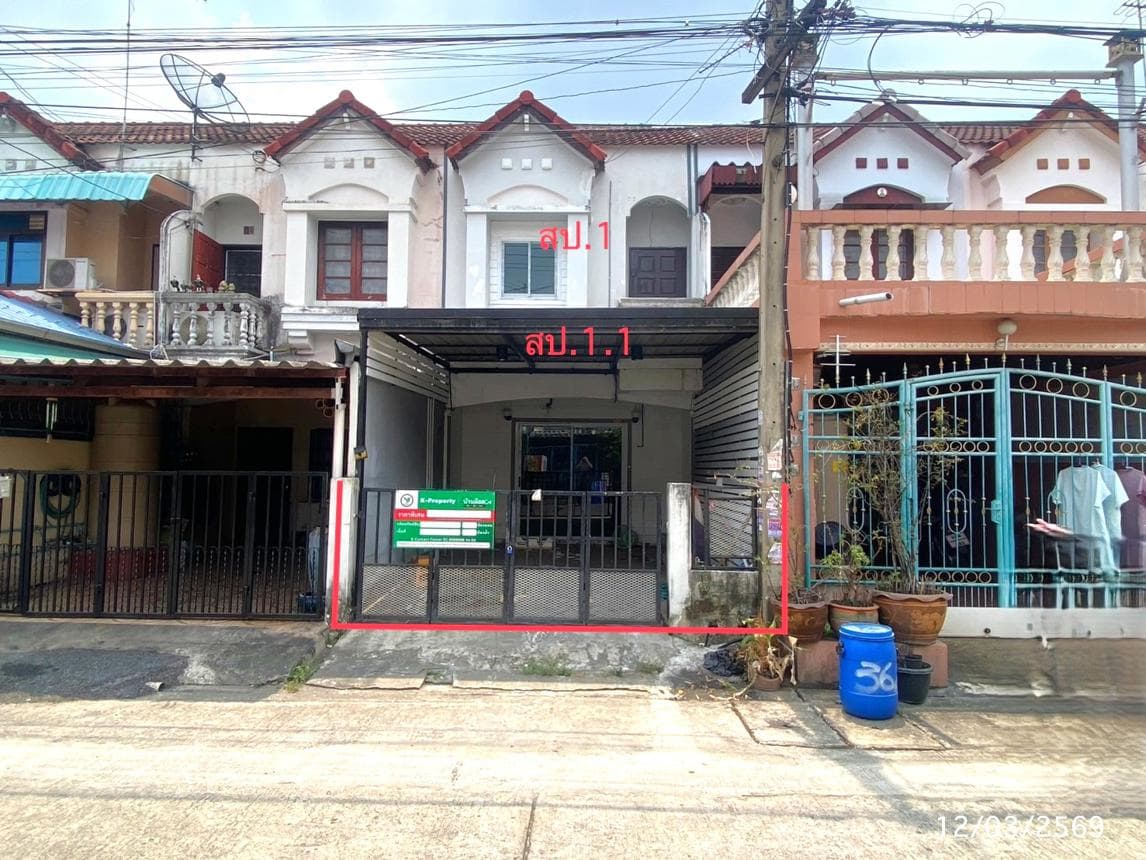 ขายทาวน์เฮ้าส์ รินทร์ทอง คูคต ลำลูกกา 3 ห้องนอน 2 น้ำ พื้นที่ใช้สอย 98 ตร.ม. ทำเลดีใกล้รถไฟฟ้า ราคาเพียง 1.15 ล้าน