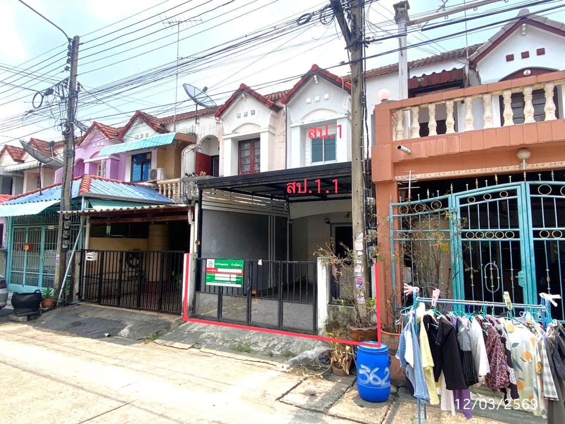 ขายทาวน์เฮ้าส์ รินทร์ทอง คูคต ลำลูกกา 3 ห้องนอน 2 น้ำ พื้นที่ใช้สอย 98 ตร.ม. ทำเลดีใกล้รถไฟฟ้า ราคาเพียง 1.15 ล้าน