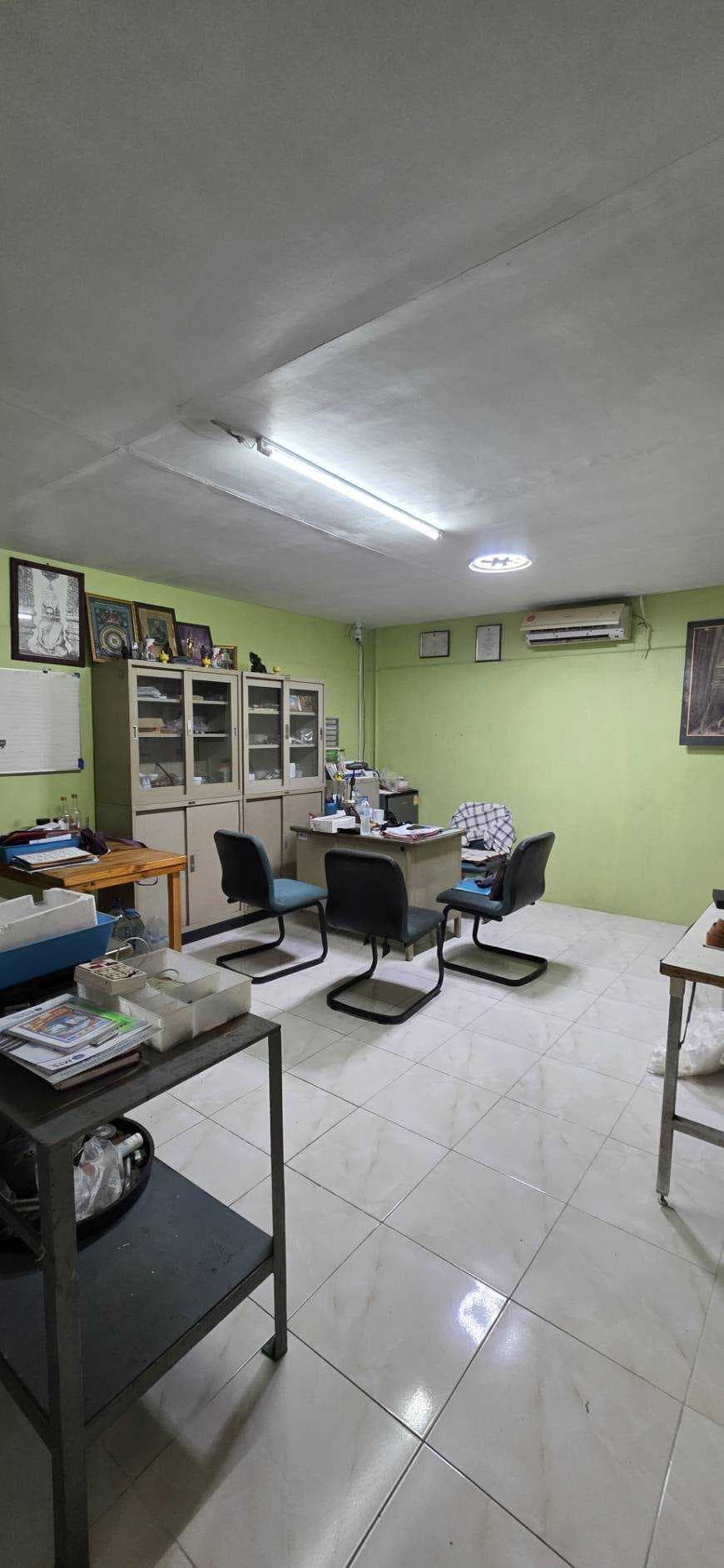 โรงงานพร้อมใช้ ใกล้นิคมบางปู เนื้อที่ 132 ตร.ว. โครงสร้างแข็งแรง เหมาะกับการทำโรงงานอุตสาหกรรมขนาดย่อม อยู่ในแหล่งโรงงานอุตสาหกรรม พร้อม ทำเล ใกล้
