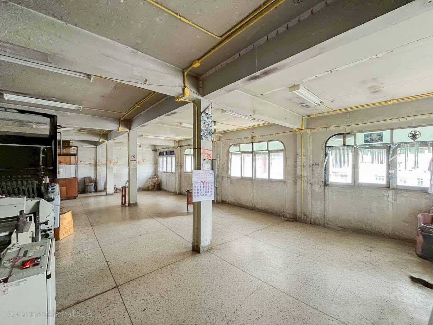 ขาย ตึกแถว 4 คูหา 57 ตรว 4 ชั้นครึ่ง เดินไป MRT สถานี ลาดพร้าว 101 ได้ เหมาะทำโรงงาน มีใบรง.