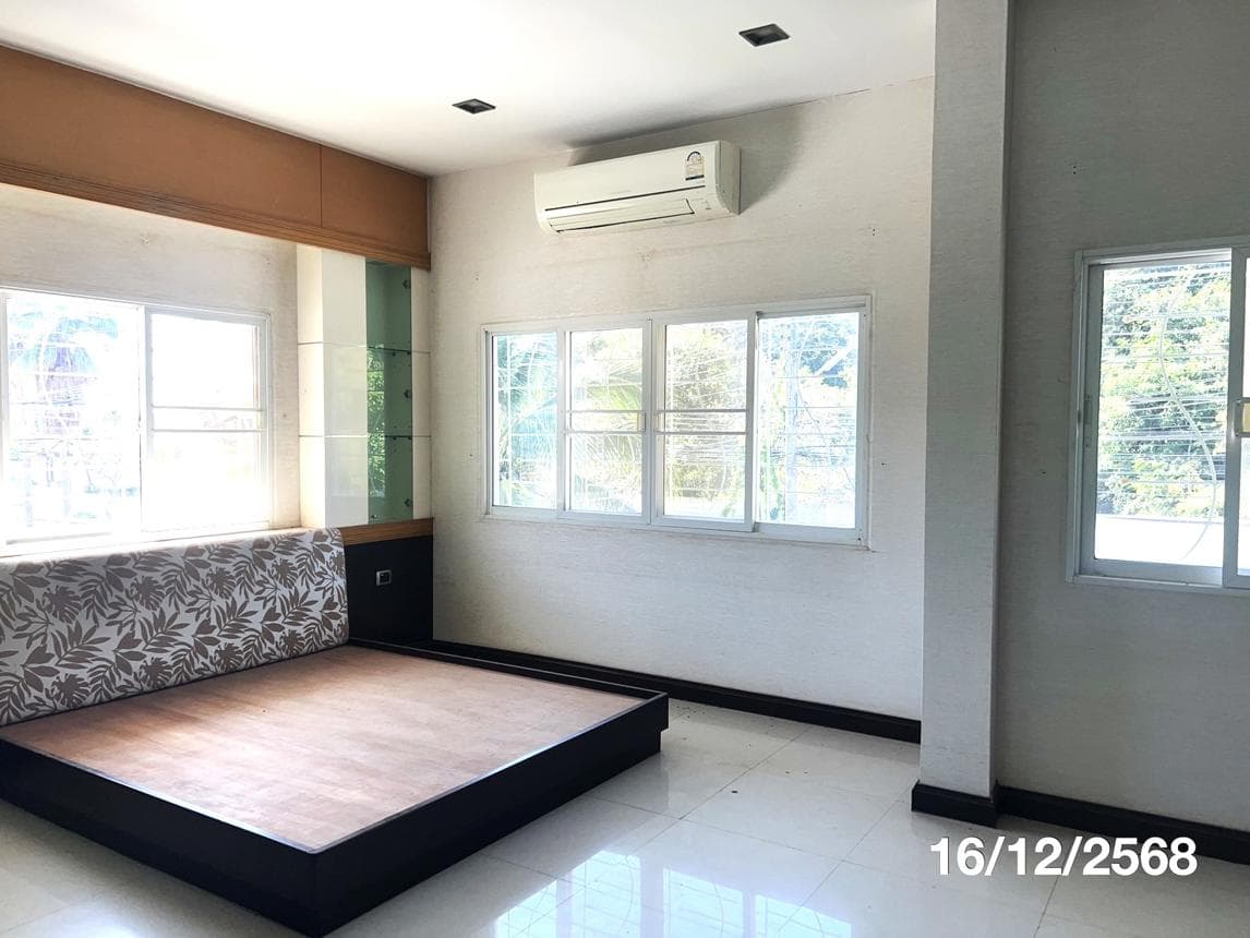 ขายบ้านเดี่ยว สิริมงคล 4 เมืองศรีสะเกษ ศรีสะเกษ ทำเลหนองไผ่ เนื้อที่ 22 ตร.ว. พื้นที่ใช้สอย 204.25 ตร.ม. 4 ห้องนอน 4 ห้องน้ำ สภาพดี พร้อมอยู่
