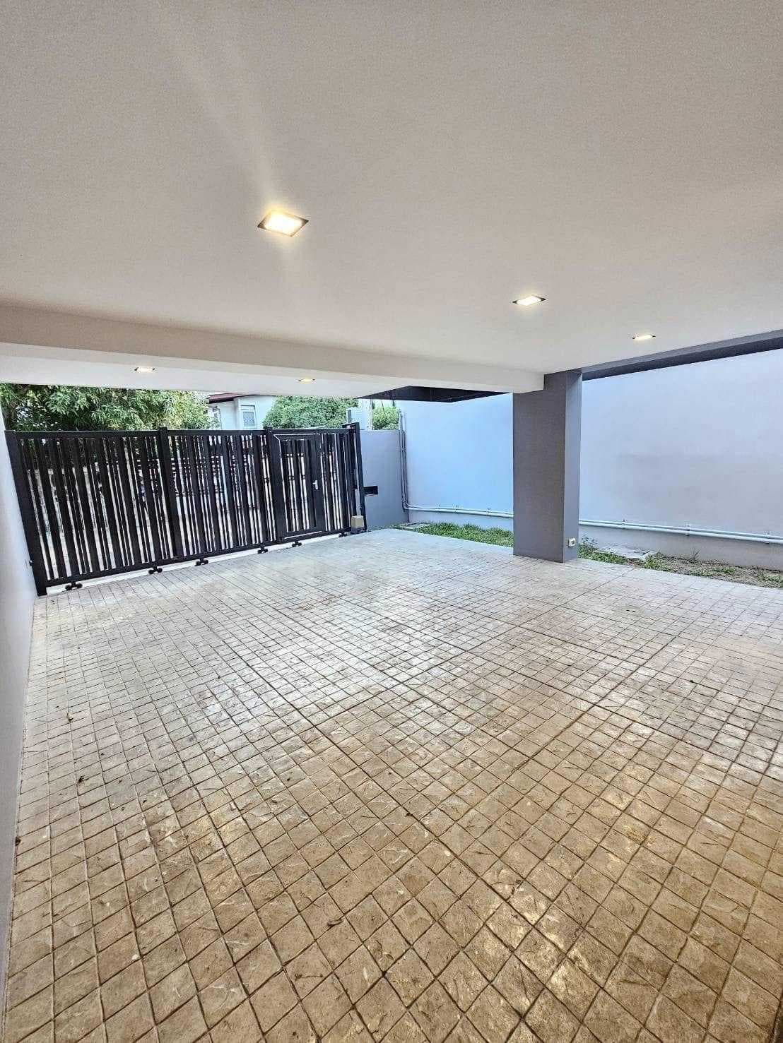 ขาย บ้านแฝด Pool Villa 3.5 ชั้น พระราม 9 ซอย 51 รีโนเวทใหม่ทั้งหลัง 43 ตร.วา