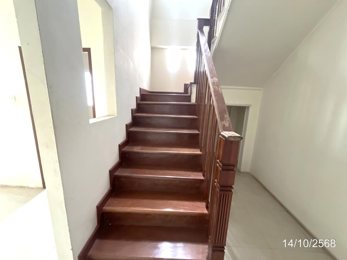 ขายอาคารพาณิชย์ โชคมงคล (Chok Mongkhon) 9 ห้องนอน 6 ห้องน้ำ พื้นที่ใช้สอยจุใจ 479.6 ตร.ม. ทำเลศักยภาพ ขุนทะเล เมืองสุราษฎร์ธานี เหมาะลงทุนธุรกิจและสำนักงาน