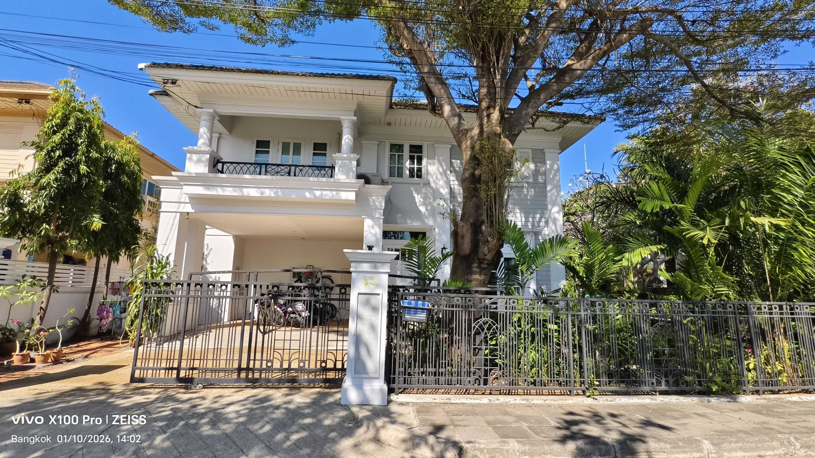 ขายบ้านเดี่ยว หมู่บ้านเพอร์เฟคเพลส รามคำแหง โซนโคโลเนี่ยล 2 ชั้น หลังมุม 3 ห้องนอน 3 ห้องน้ำ 200 ตร.ม