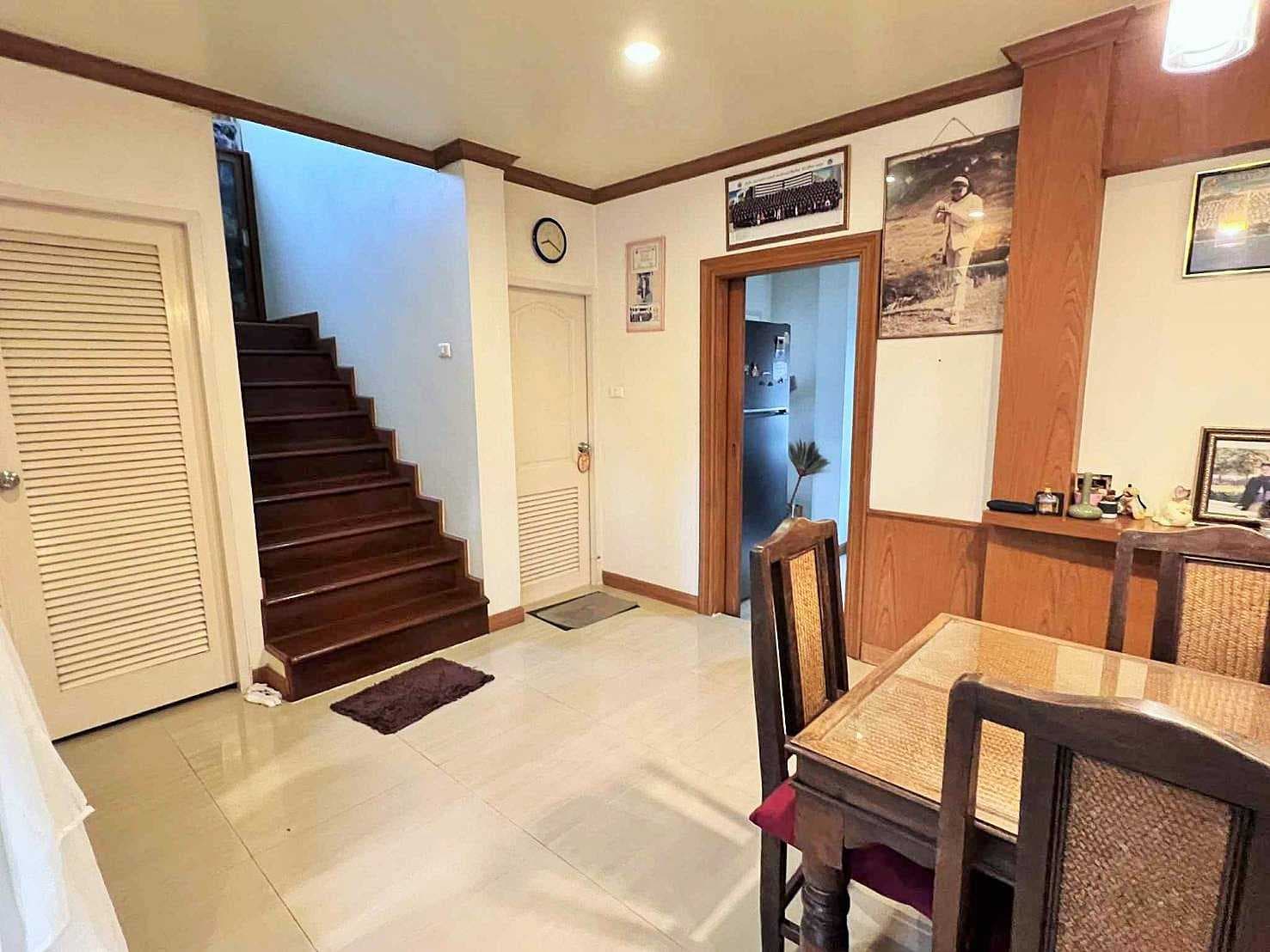 บ้านเดี่ยว โฮมอินปาร์ค (Home In Park) ซอยหมู่บ้านโฮมอินปาร์ค ตำบลหนองควาย อำเภอหางดง จังหวัดเชียงใหม่ เนื้อที่ 78 ตารางวา ราคา 5,500,000 บาท