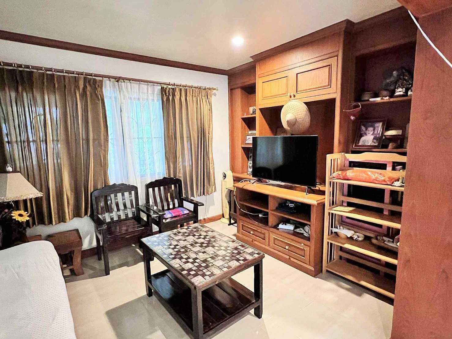 บ้านเดี่ยว โฮมอินปาร์ค (Home In Park) ซอยหมู่บ้านโฮมอินปาร์ค ตำบลหนองควาย อำเภอหางดง จังหวัดเชียงใหม่ เนื้อที่ 78 ตารางวา ราคา 5,500,000 บาท