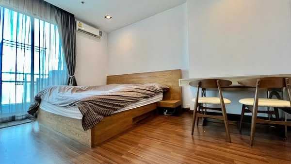 Premium Pool View Condo on High Floor – Supalai Premier @ Asoke