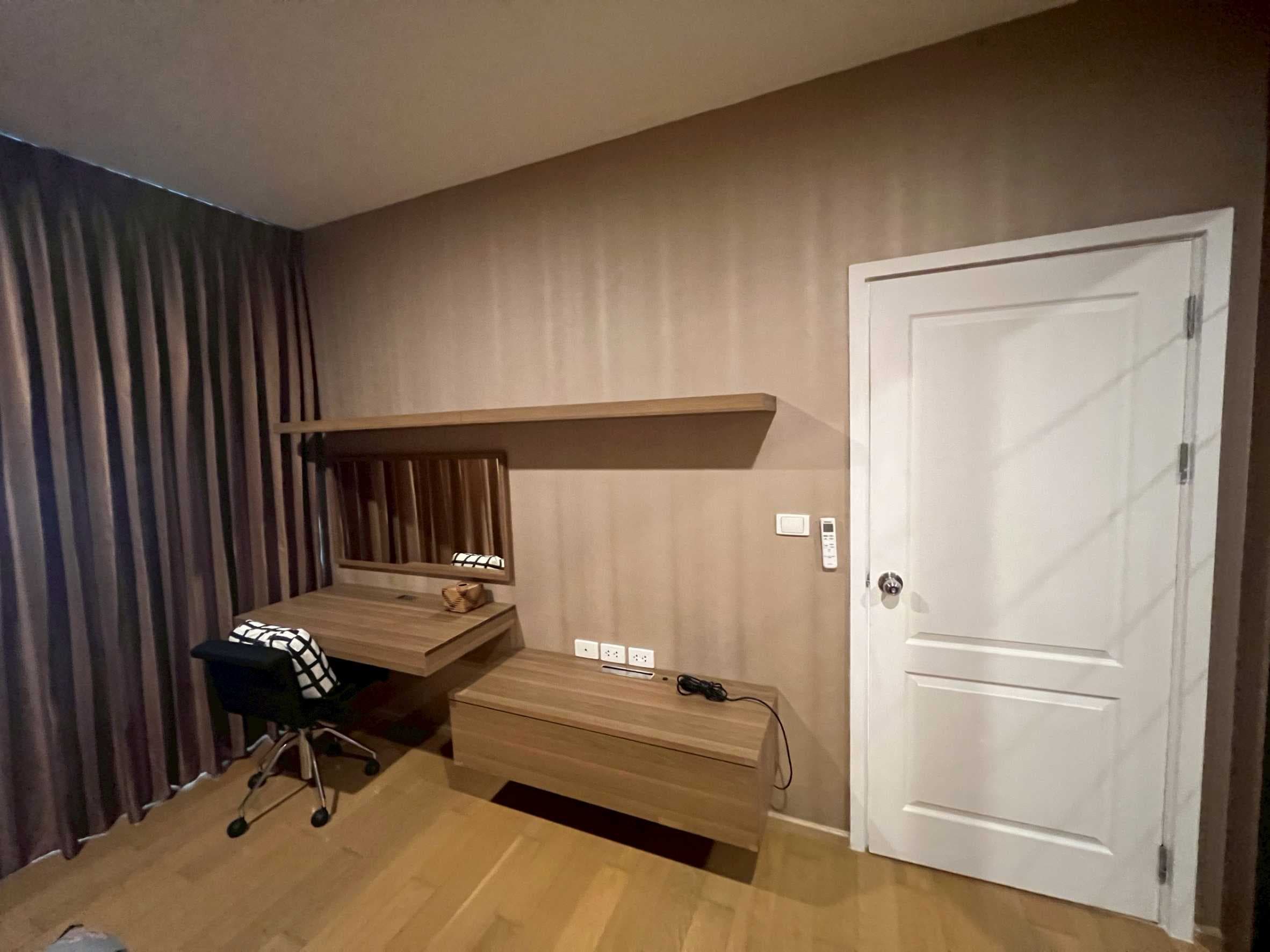 ขายคอนโดติดถนนใหญ่ ใกล้ BTS กรุงธนบุรี ไฮฟ์ สาทร (Hive Sathorn) 50 ตรม ชั้น 10 ห้องสวย พร้อมอยู่