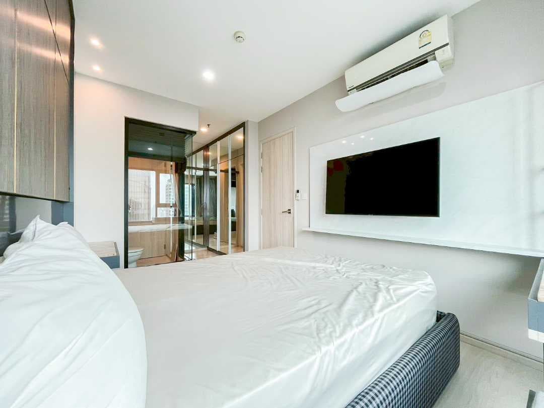 ขายคอนโด ห้องมุม 2 นอน Life Asoke (ไลฟ์ อโศก) ใกล้ MRT พระราม 9 เฟอร์ครบ 55.16 ตรม. ชั้น 31