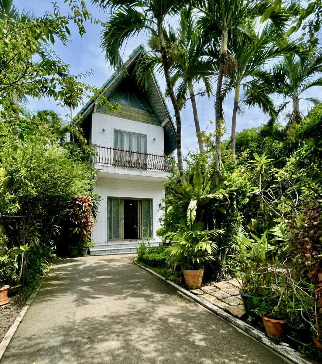 ขายด่วน บ้านเดี่ยวดีไซน์พิเศษ บนที่ดิน 100 ตร.ว. 250 ตร.ม. 4 ห้องนอน ซอยสายไหม 7 เพียง 150 เมตรจากถนนสายไหม