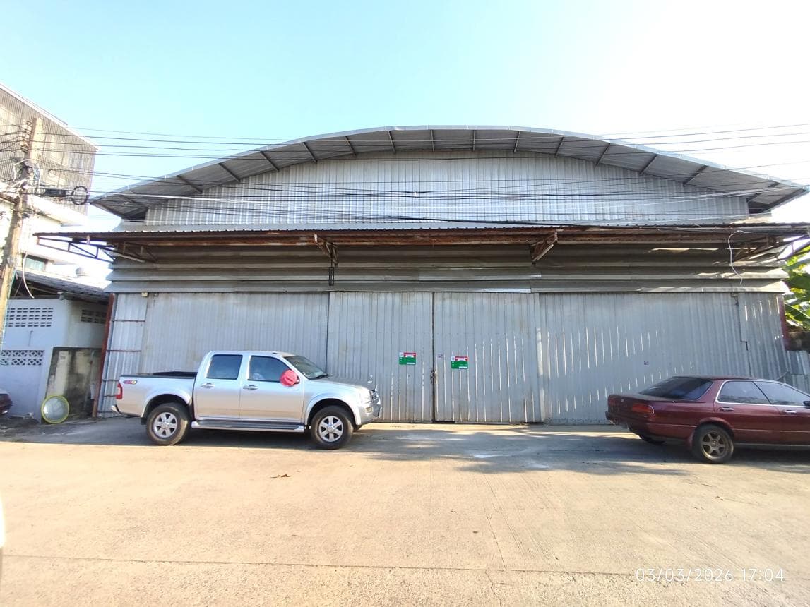 ขายโกดังพร้อมสำนักงาน 3 ชั้น พื้นที่ใช้สอย 561 ตร.ม. ทำเลทองย่านรังสิต-ธัญบุรี จ.ปทุมธานี ใกล้จุดขึ้นลงทางด่วนและถนนพหลโยธิน เดินทางสะดวก