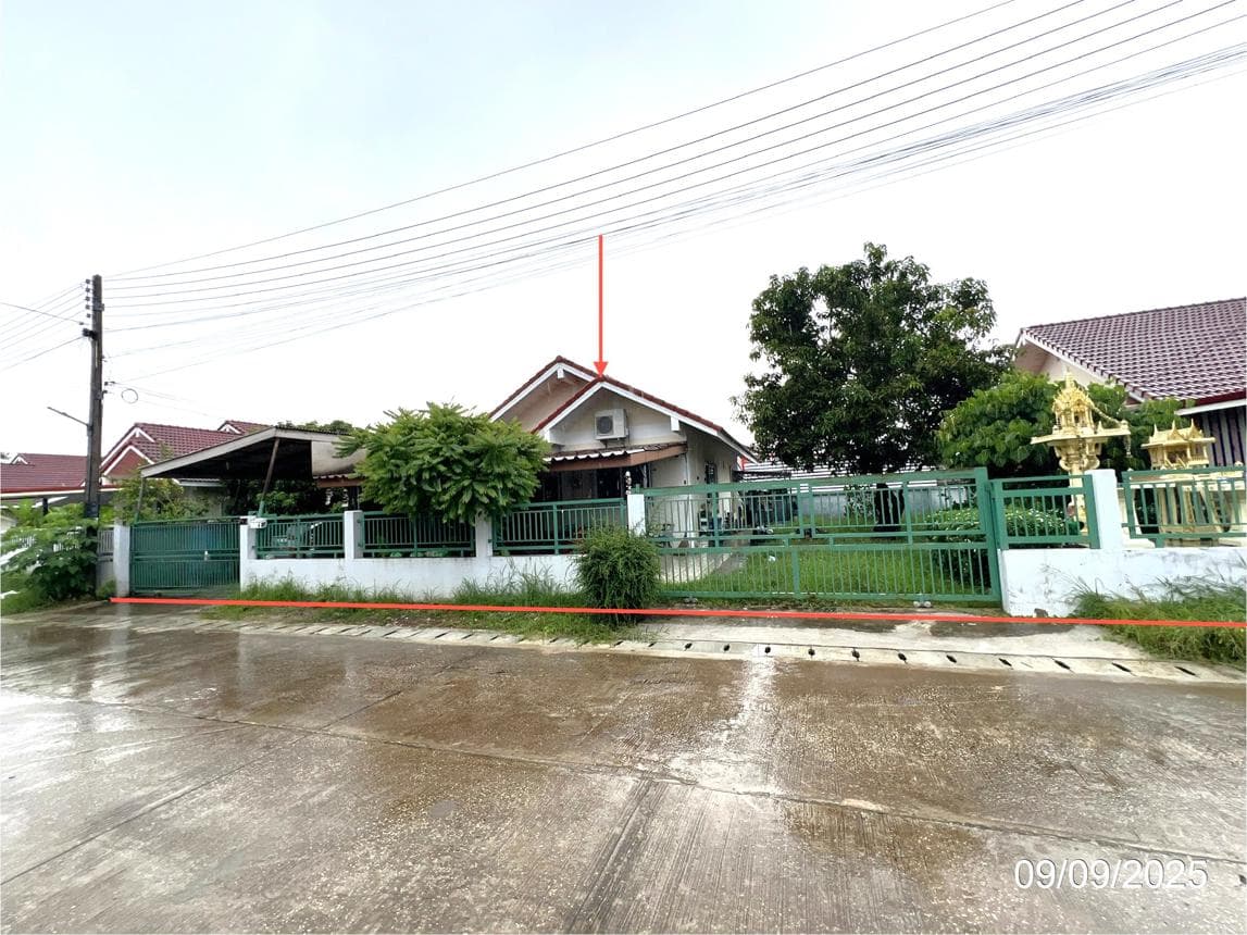 บ้านเดี่ยว นครชุม เมืองกำแพงเพชร กำแพงเพชร 3 ห้องนอน 1 ห้องน้ำ พื้นที่ใช้สอยกว้างขวางพิเศษ 211.5 ตร.ม. ทำเลดีเดินทางสะดวก ราคาพิเศษ 2.4 ล้าน