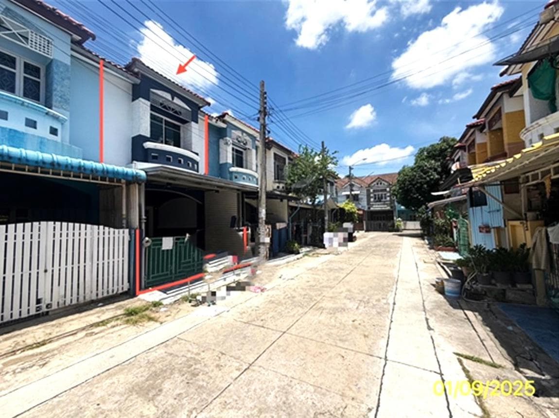 ทาวน์เฮ้าส์ ปิยวรารมย์ 3 ทวีวัฒนา ไทรน้อย นนทบุรี 2 ห้องนอน 2 ห้องน้ำ พื้นที่ 108 ตร.ม. ทำเลดีเดินทางสะดวก ใกล้แหล่งชุมชน ราคาพิเศษ 1.39 ล้าน