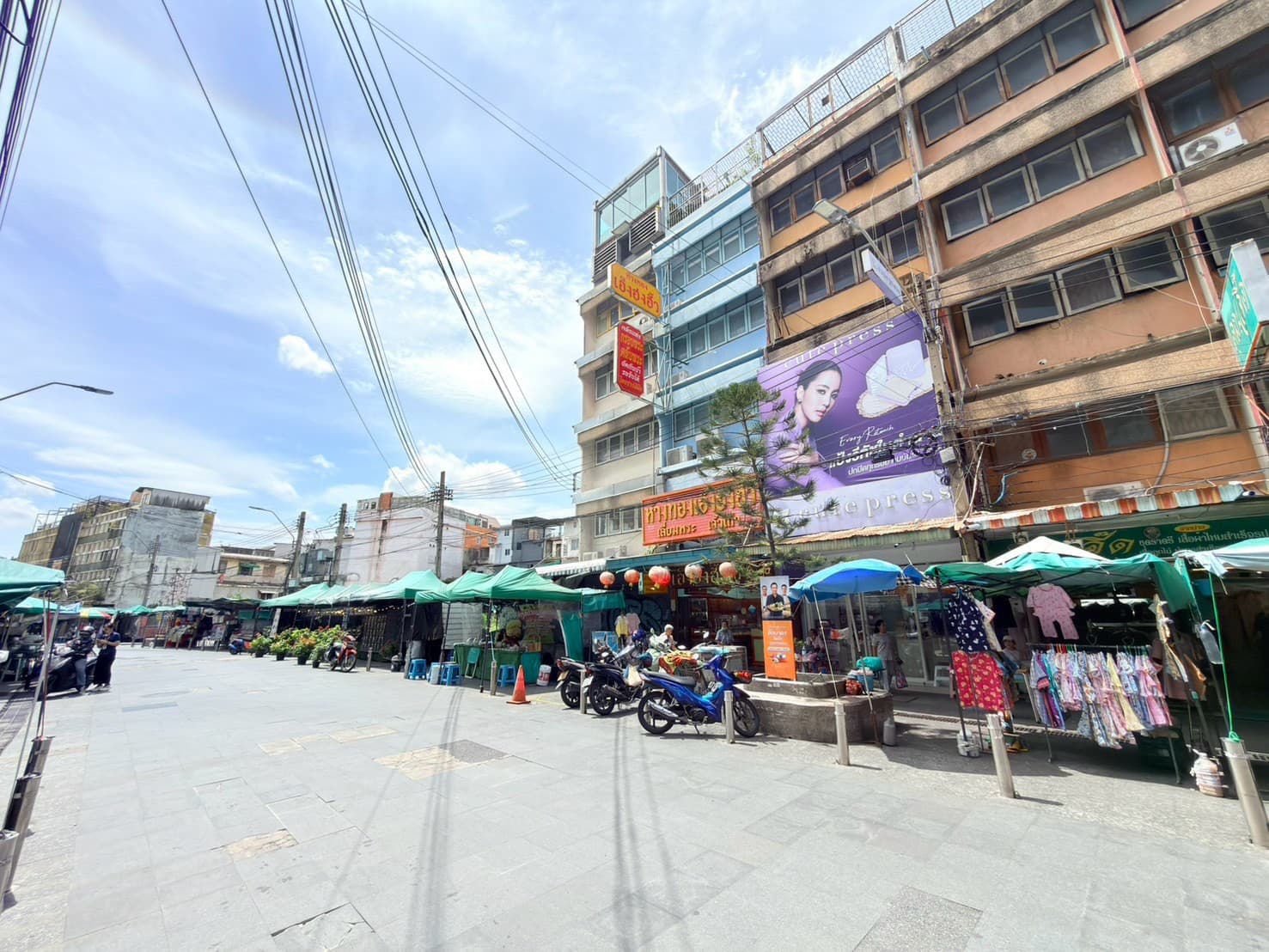 ขายตึกแถว/อาคารพาณิชย์ 9 ตร.ว. ทำเลค้าขายใจกลางบางลำพู ตรงข้ามอาคารจอดรถ กทม. ใกล้ถนนข้าวสาร และวัดบวรฯ