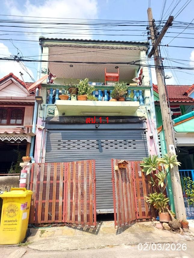 ทาวน์เฮ้าส์ รังสิยา 1 บางพูด ปากเกร็ด นนทบุรี 3 ห้องนอน 2 ห้องน้ำ พื้นที่กว้าง 142 ตร.ม. ทำเลดีราคาไม่ถึง 2 ล้าน