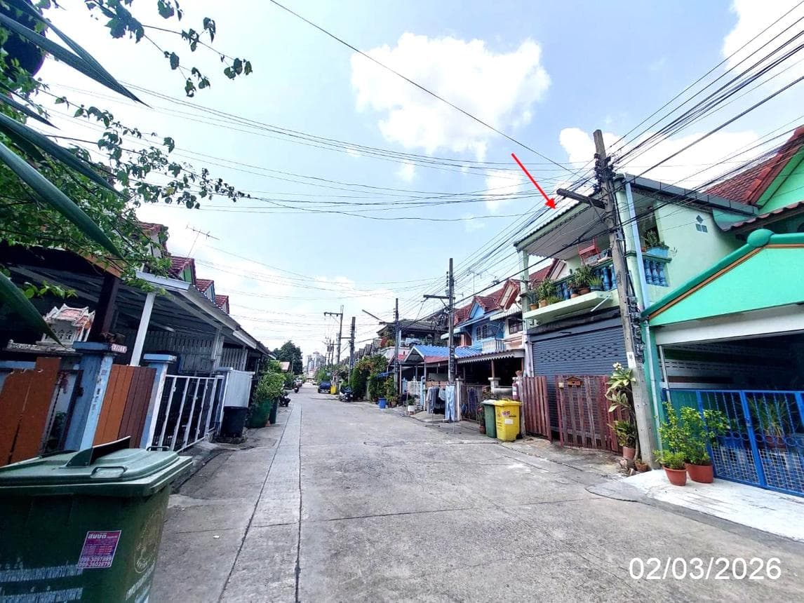ทาวน์เฮ้าส์ รังสิยา 1 บางพูด ปากเกร็ด นนทบุรี 3 ห้องนอน 2 ห้องน้ำ พื้นที่กว้าง 142 ตร.ม. ทำเลดีราคาไม่ถึง 2 ล้าน