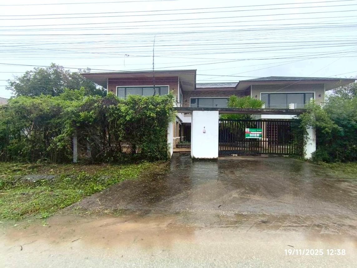 ขายบ้านเดี่ยว/อาคารพักอาศัยขนาดใหญ่ พื้นที่ใช้สอย 763.5 ตร.ม. บนเนื้อที่ 83 ตร.ว. ทำเลสันมะเค็ด พาน เชียงราย เหมาะสำหรับครอบครัวใหญ่หรือลงทุน