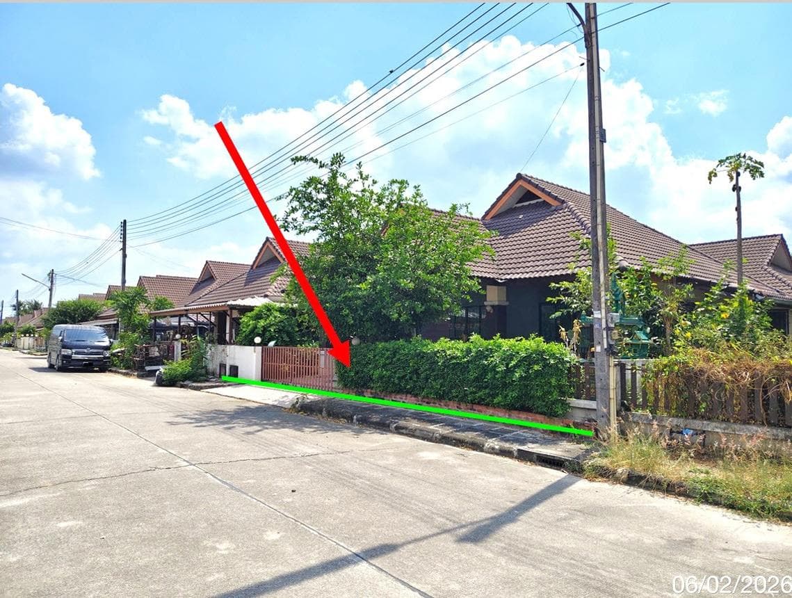 ขายบ้านเดี่ยว ล้านนา วิลเลจ มาบยางพร (Lanna Village) พื้นที่กว้าง 54 ตร.ว. ทำเลดีใกล้แหล่งงานนิคมฯ ปลวกแดง