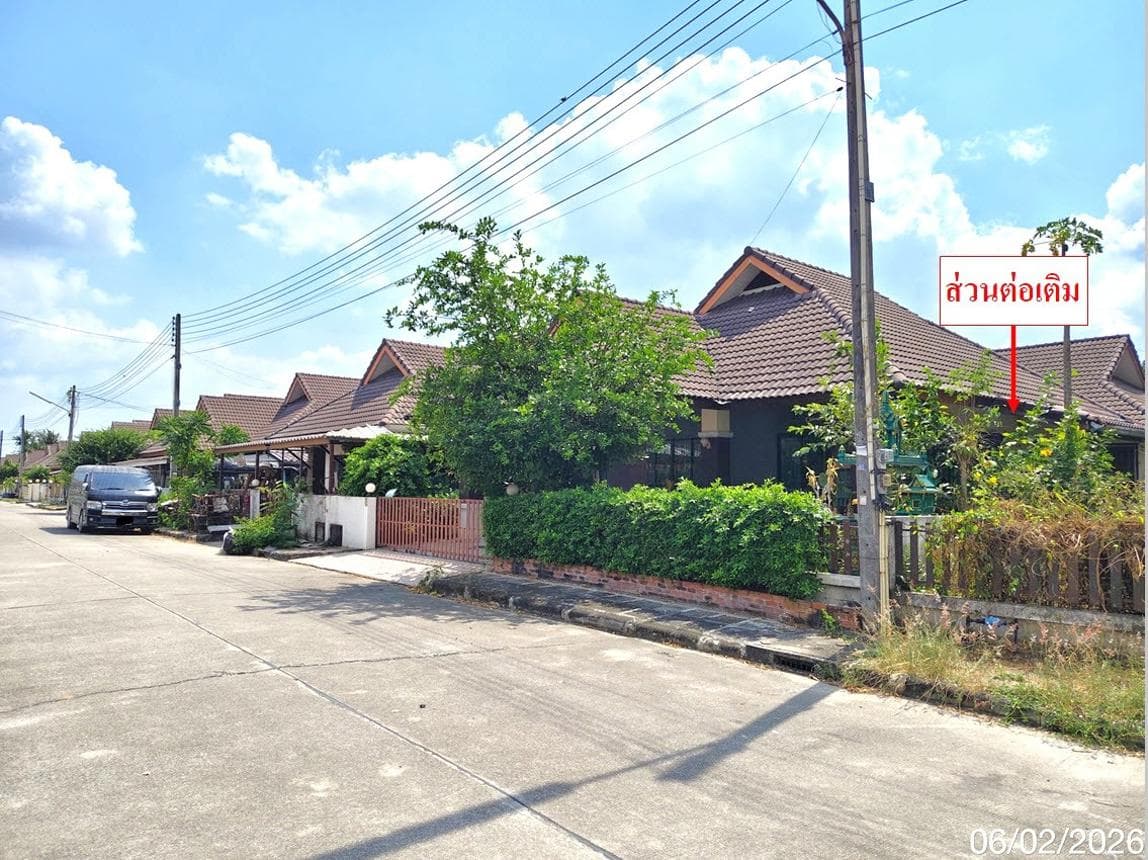 ขายบ้านเดี่ยว ล้านนา วิลเลจ มาบยางพร (Lanna Village) พื้นที่กว้าง 54 ตร.ว. ทำเลดีใกล้แหล่งงานนิคมฯ ปลวกแดง