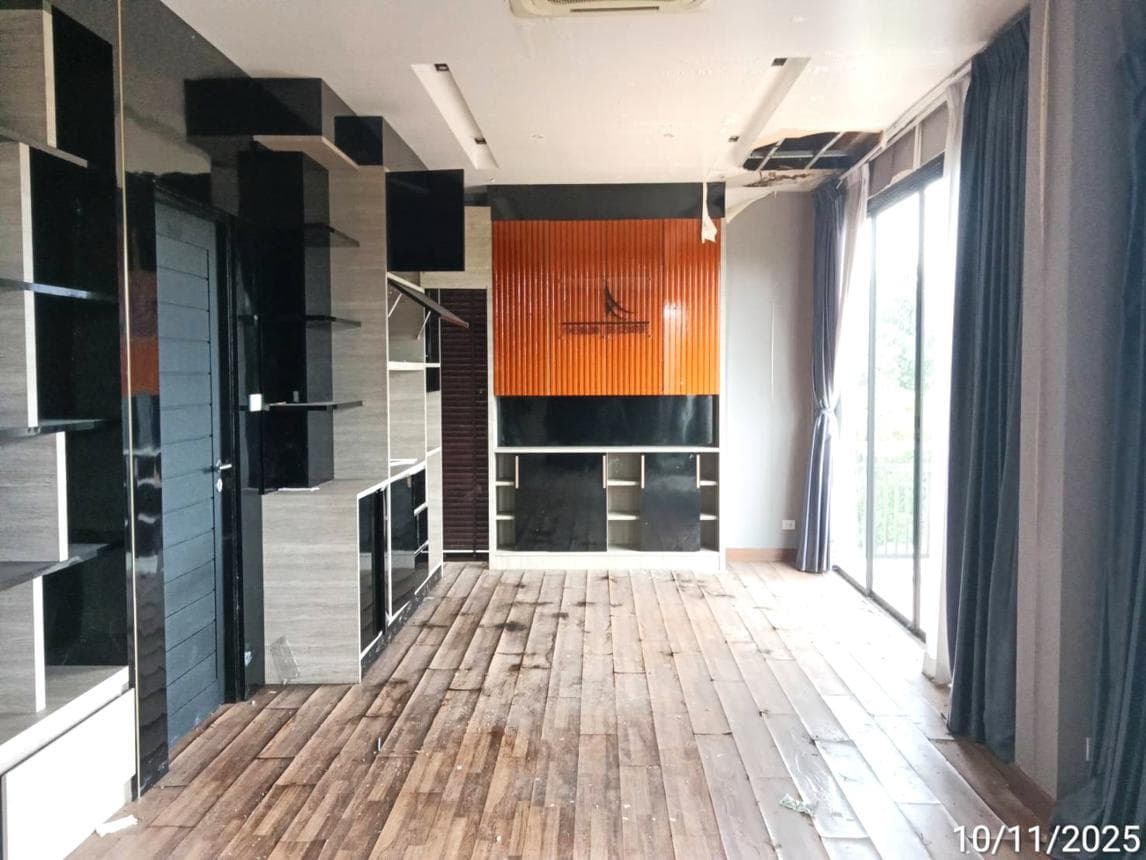 บ้านเดี่ยวหลังใหญ่พิเศษ บ้านกลาง อำเภอสอง แพร่ พื้นที่ใช้สอย 1,206 ตร.ม. ทำเลสงบเป็นส่วนตัว