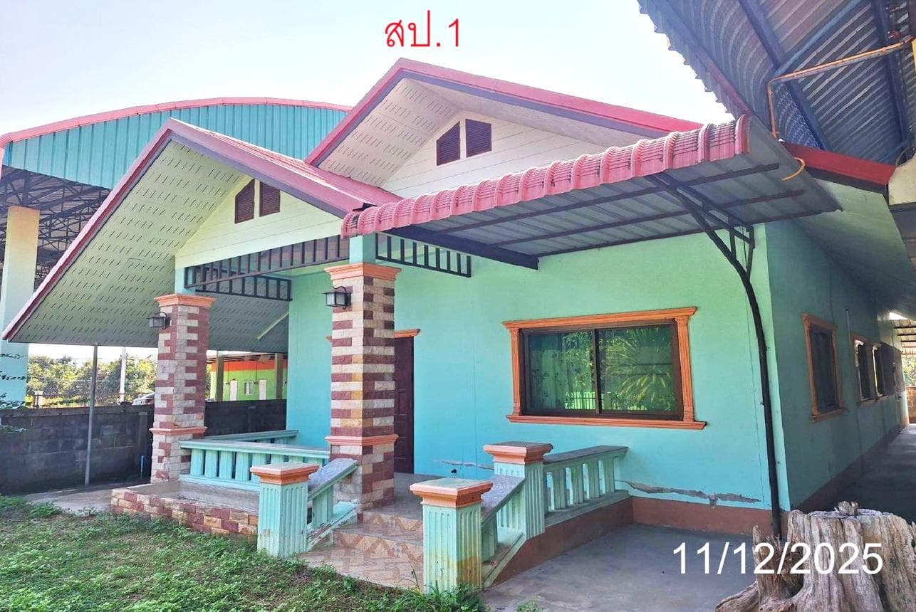 บ้านเดี่ยว เหล่ายาว บ้านโฮ่ง ลำพูน พื้นที่ 99 ตร.ว. พื้นที่ใช้สอย 184.85 ตร.ม. 2 ห้องนอน 1 ห้องน้ำ