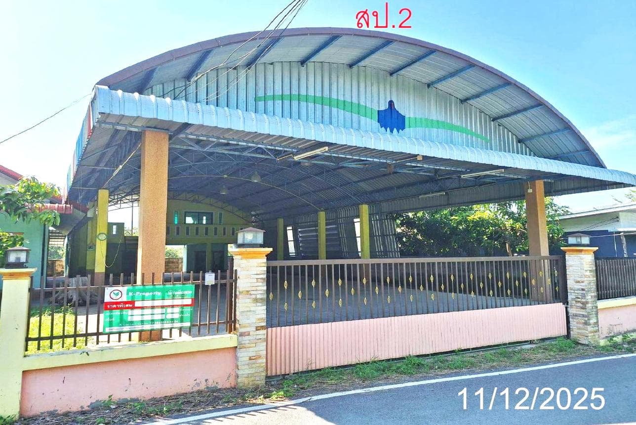 บ้านเดี่ยว เหล่ายาว บ้านโฮ่ง ลำพูน พื้นที่ 99 ตร.ว. พื้นที่ใช้สอย 184.85 ตร.ม. 2 ห้องนอน 1 ห้องน้ำ