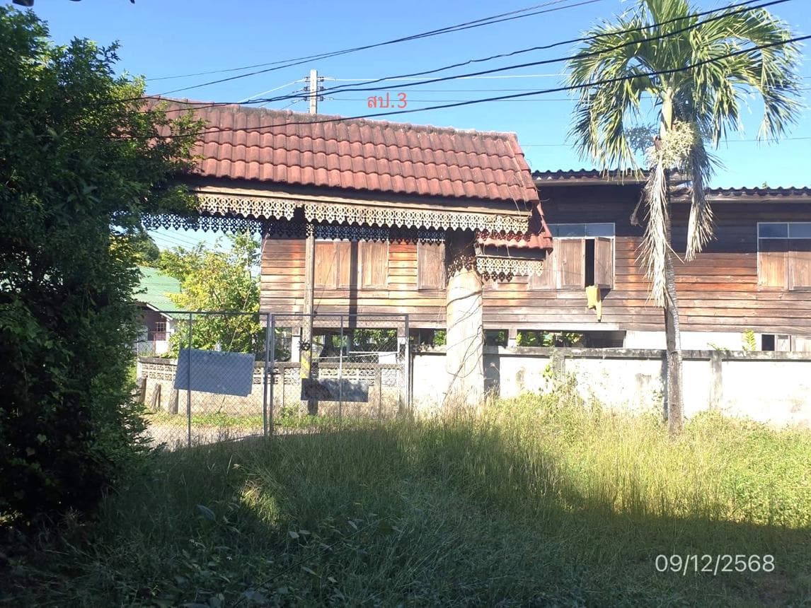 ขายบ้านเดี่ยว เถิน ลำปาง ทำเลล้อมแรด เนื้อที่ 10 ตร.ว. พื้นที่ใช้สอย 133.05 ตร.ม. 1 ห้องนอน 1 ห้องน้ำ สภาพดี พร้อมอยู่