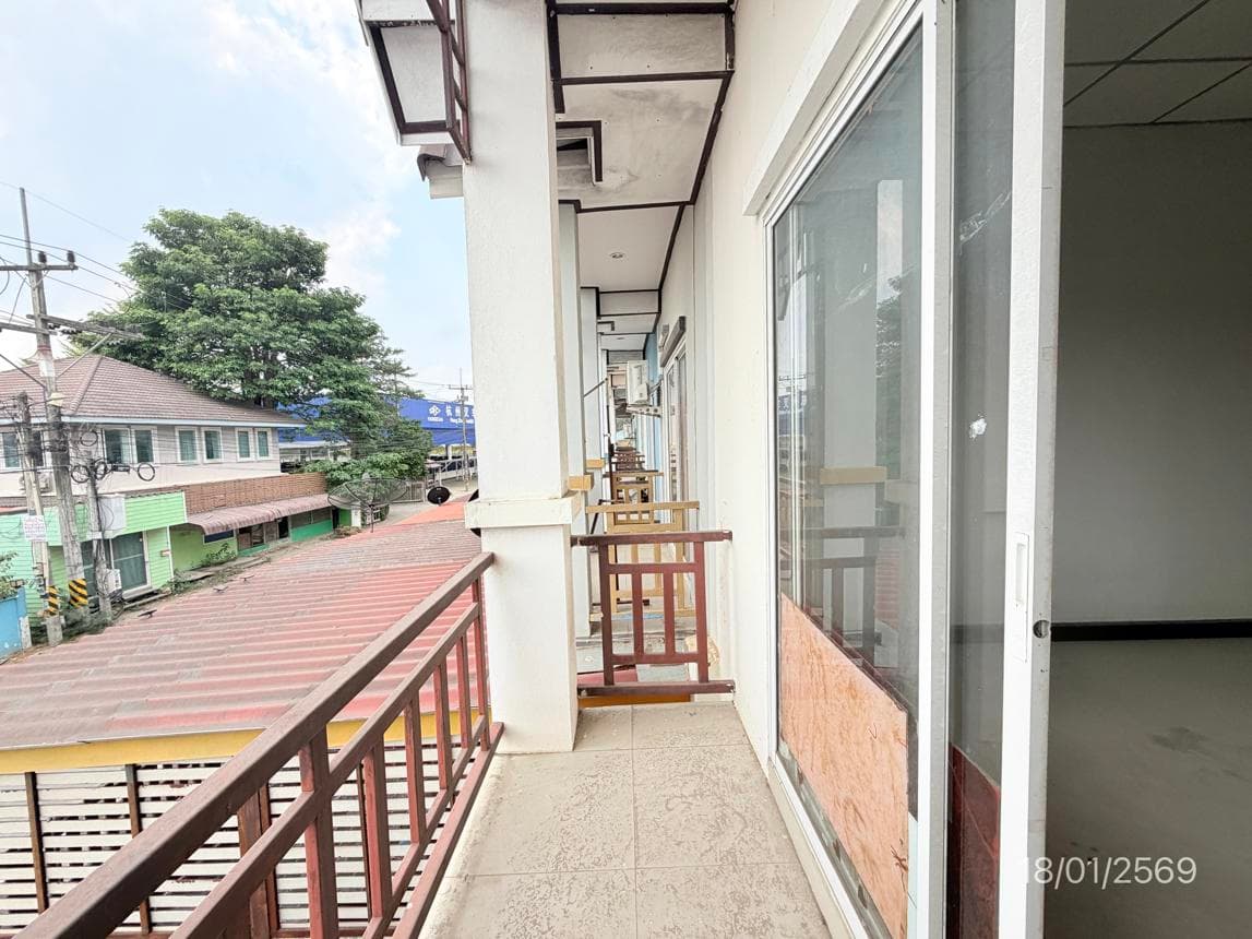 ขายทาวน์เฮ้าส์ หมู่บ้านเทพประทานพร 2 บ่อวิน-ศรีราชา 3 ห้องนอน 2 ห้องน้ำ พื้นที่ 22 ตร.ว. ทำเลใกล้นิคมฯ ราคาเพียง 1.6 ล้าน ผ่อนถูกกว่าเช่า