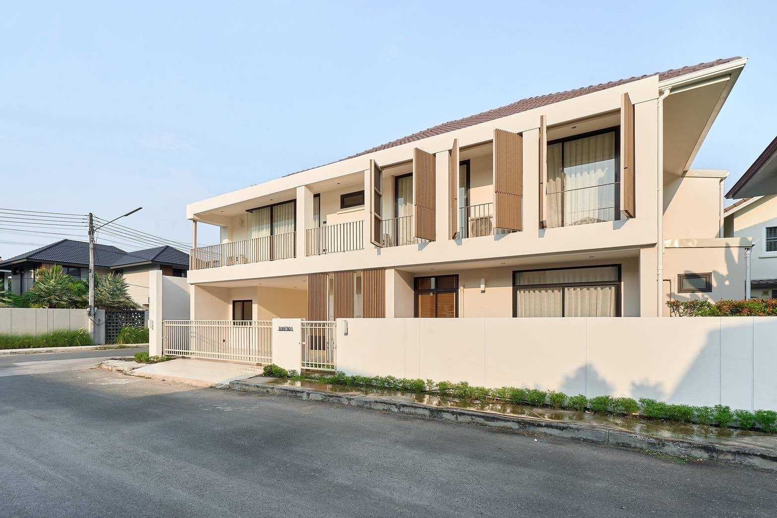 ขายบ้าน Contemporary Modern Style ตกแต่งครบ (ฟรีโอน)
