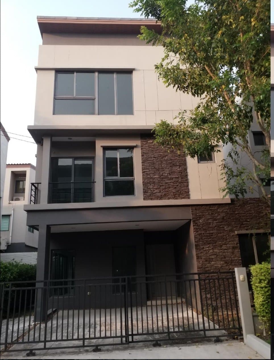 บ้านแฝด บ้านกลางเมือง ดิ อิดิชั่น บางนา-วงแหวน ประเวศ