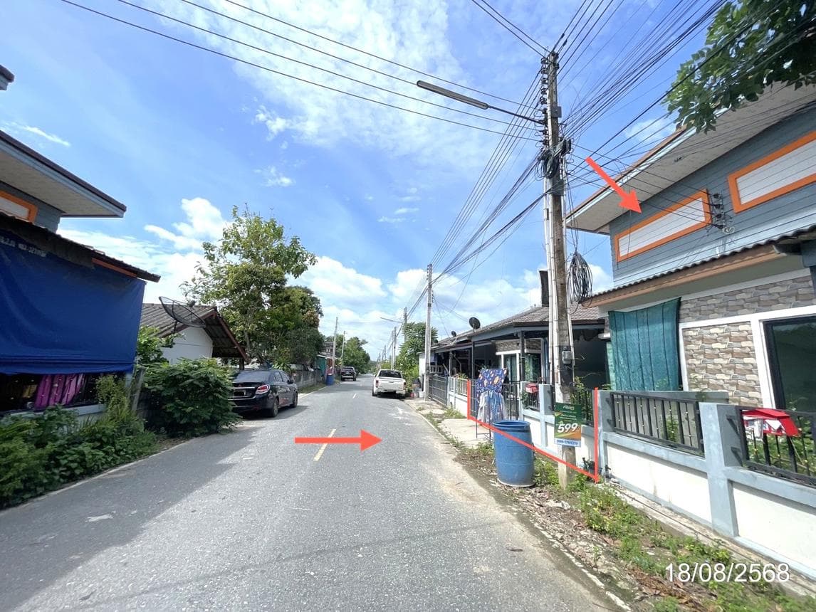ขายทาวน์เฮ้าส์ ปลวกแดง ระยอง 2 ห้องนอน พื้นที่ 26 ตร.ว. ทำเลดี ใกล้แหล่งงาน ราคาคุ้มค่า