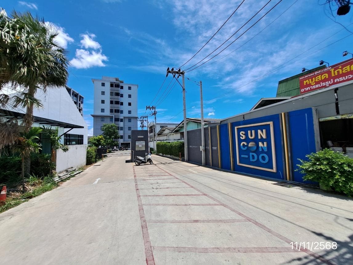 คอนโดมิเนียม ซัน คอนโด (Sun Condo) 1 ห้องนอน พื้นที่ 31 ตร.ม. ทำเลศักยภาพ สุรศักดิ์ ศรีราชา ชลบุรี
