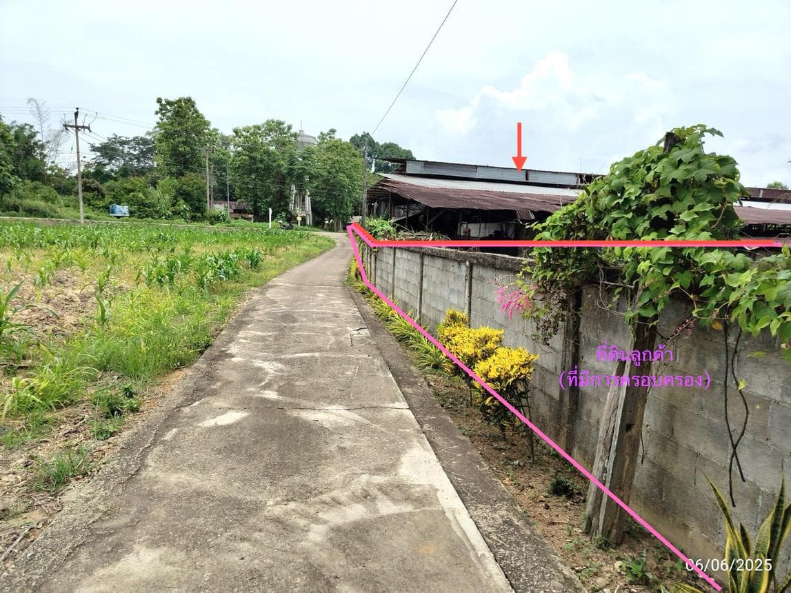 ขายโกดัง แสนทอง ท่าวังผา น่าน พื้นที่ใช้สอย 1,151 ตร.ม. บนเนื้อที่ดินผืนใหญ่ 37 ไร่ ทำเลดีพื้นที่มหาศาลเพื่อการลงทุนนั่นเอง