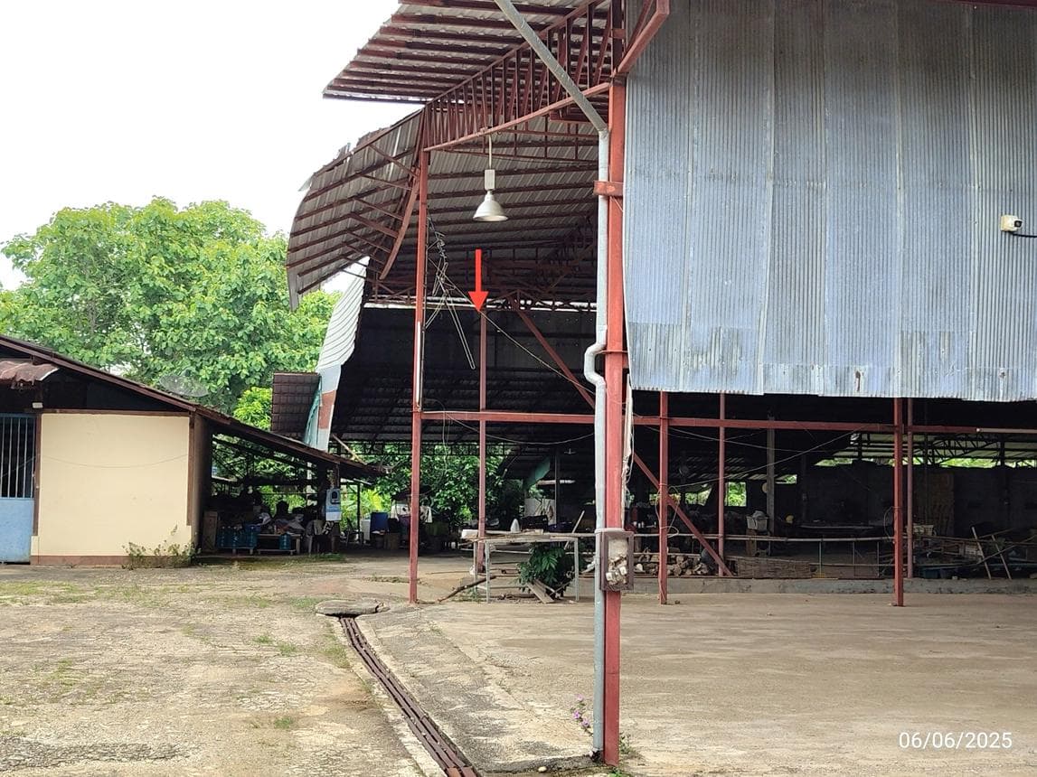 ขายโกดัง แสนทอง ท่าวังผา น่าน พื้นที่ใช้สอย 1,151 ตร.ม. บนเนื้อที่ดินผืนใหญ่ 37 ไร่ ทำเลดีพื้นที่มหาศาลเพื่อการลงทุนนั่นเอง