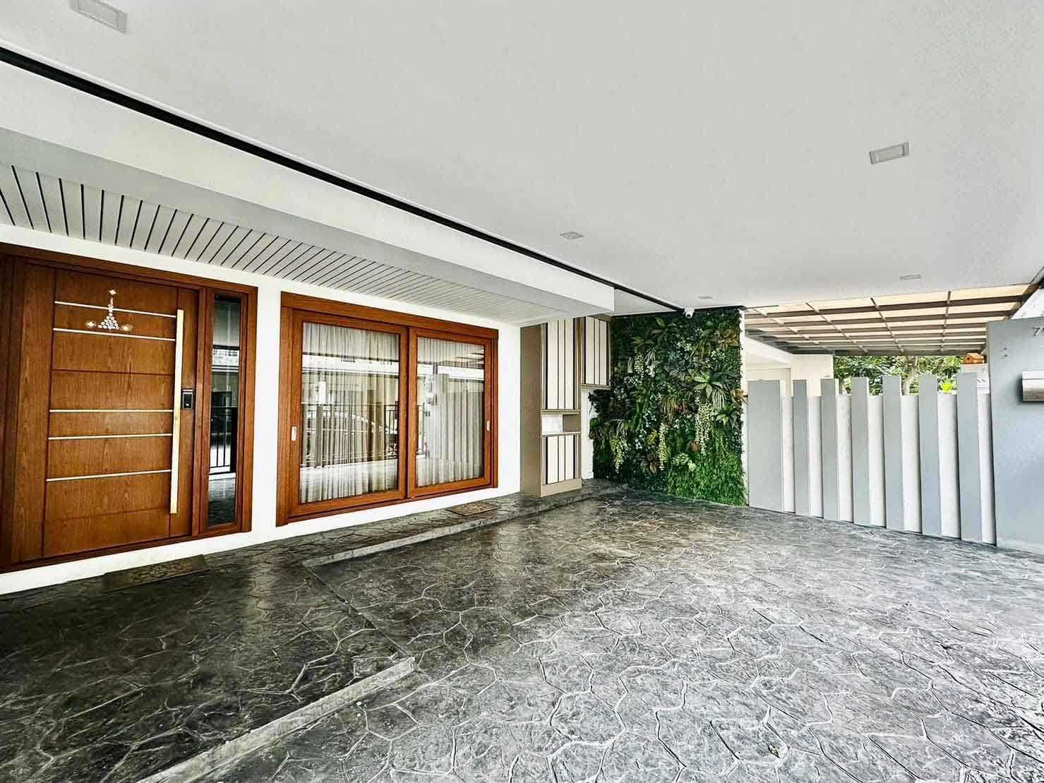 ขายบ้าน ทาวน์โฮมหลังใหญ่ SPACE TOWNHOME (ลาดพร้าว – เหม่งจ๋าย) 4 นอน built-in ใหม่ทั้งหลัง 4 ชั้น 31 ตรว