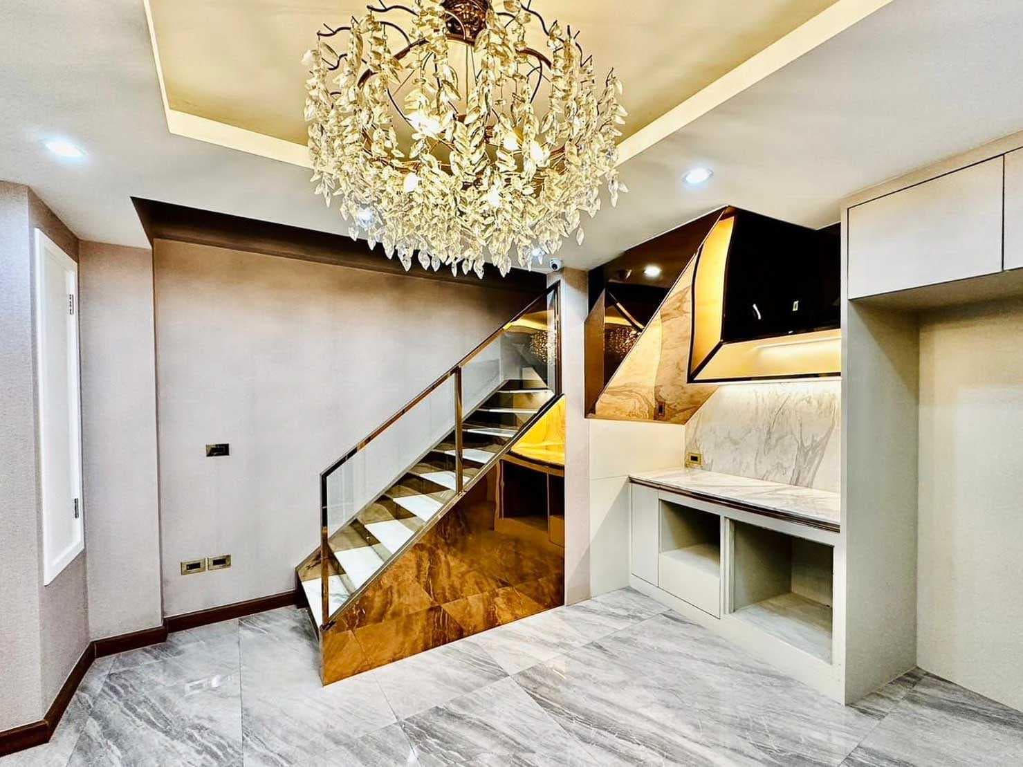 ขายบ้าน ทาวน์โฮมหลังใหญ่ SPACE TOWNHOME (ลาดพร้าว – เหม่งจ๋าย) 4 นอน built-in ใหม่ทั้งหลัง 4 ชั้น 31 ตรว