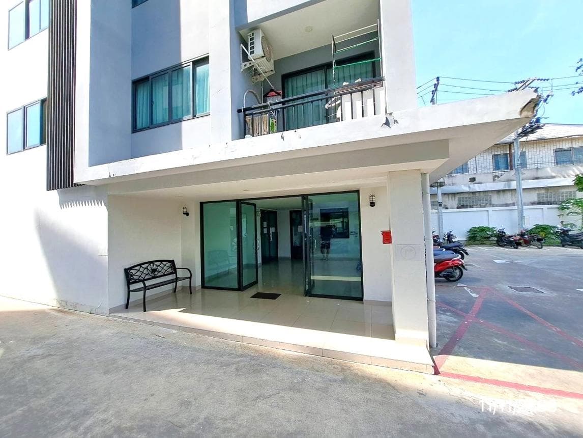 คอนโด ซัน คอนโด สุรศักดิ์ ศรีราชา ชลบุรี 1 ห้องนอน 31 ตร.ม. ทำเลดีใจกลางเมืองศรีราชา ใกล้แหล่งอำนวยความสะดวก