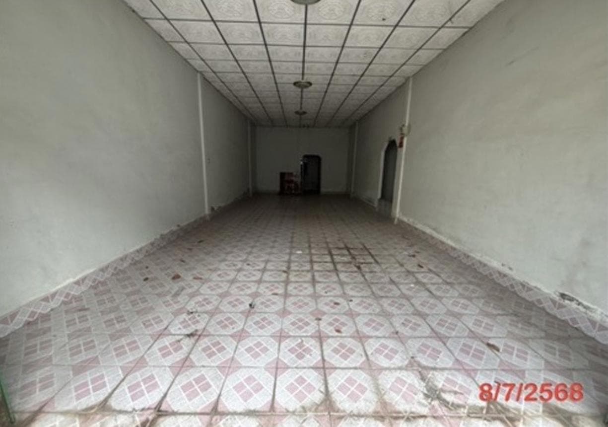 อาคารพาณิชย์ ชะมาย ทุ่งสง นครศรีธรรมราช 2 ห้องนอน 2 ห้องน้ำ พื้นที่ใช้สอย 135 ตร.ม. บนที่ดิน 40.8 ตร.ว. ทำเลค้าขายติดถนนในย่านเศรษฐกิจทุ่งสง ราคาพิเศษ 2.8 ล้าน