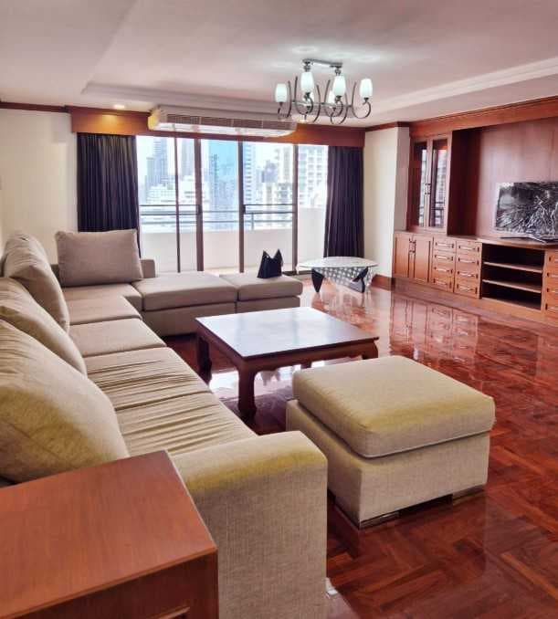 ขายคอนโด Watthana Heights (วัฒนาไฮทส์ คอนโดมิเนียม) 337 ตรม. 3 นอน 3 น้ำ ชั้นที่ 30 วิวเมือง พร้อมเฟอร์นิเจอร์