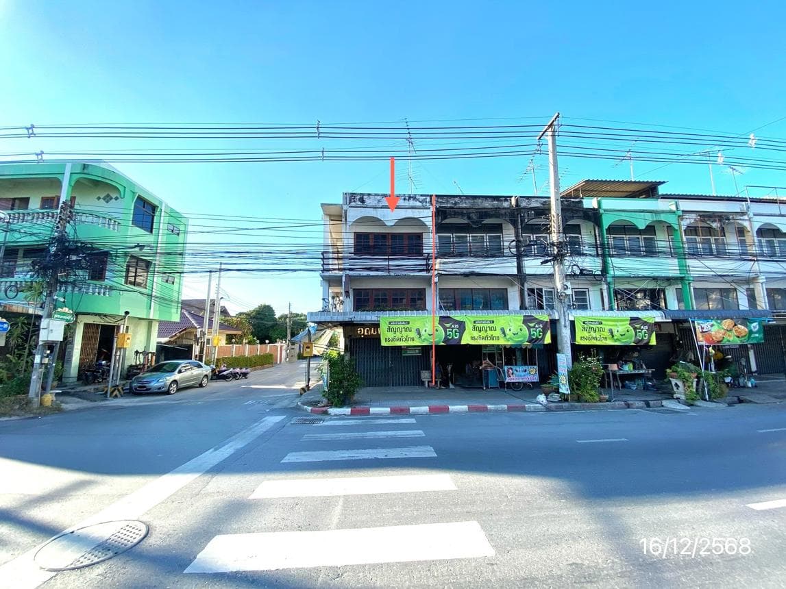 ขายอาคารพาณิชย์ เมืองชลบุรี ชลบุรี ทำเลบ้านสวน เนื้อที่ 21.3 ตร.ว. พื้นที่ใช้สอย 224 ตร.ม. 4 ห้องนอน 1 ห้องน้ำ สภาพดี เหมาะสำหรับทำการค้าและอยู่อาศัย