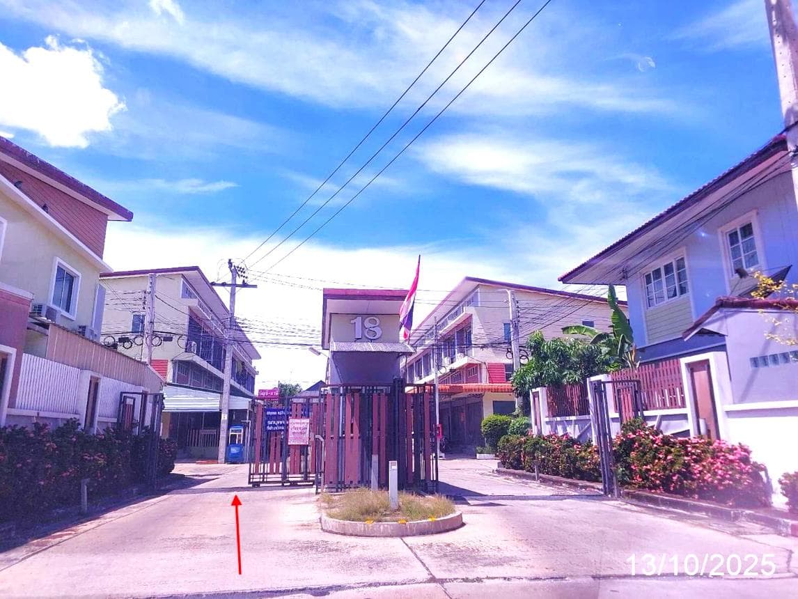 ทาวน์โฮม บัวทองธานี 18 (Buathong Thani 18) บางบัวทอง นนทบุรี ฟังก์ชันครบ 3 ห้องนอน ทำเลดีเดินทางสะดวก