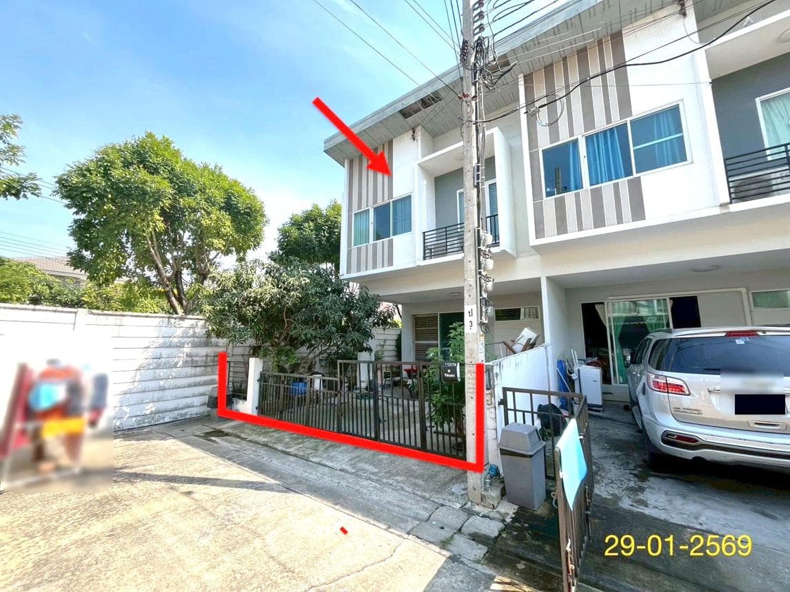 ขายทาวน์เฮ้าส์ เดอะทรัสต์ ศรีนครินทร์-แพรกษา (The Trust Srinakarin-Praksa) สมุทรปราการ 3 ห้องนอน 2 ห้องน้ำ พื้นที่กว้าง 26.1 ตร.ว. ทำเลดีใกล้รถไฟฟ้าและทางด่วน