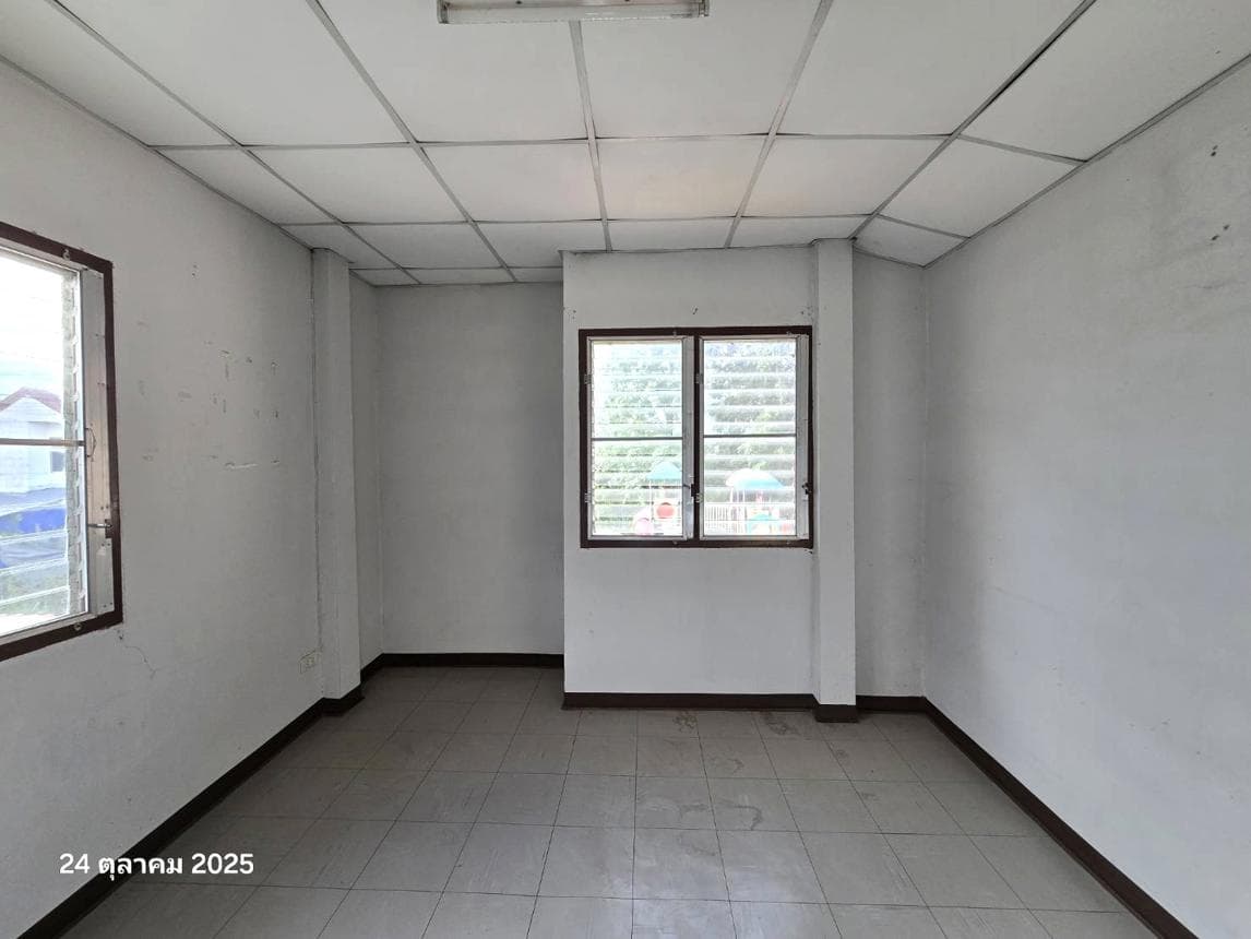ขายบ้านเดี่ยว เอื้ออาทร (บึงพระ 3) เมืองพิษณุโลก พิษณุโลก ทำเลบึงพระ เนื้อที่ 45.6 ตร.ว. พื้นที่ใช้สอย 134.65 ตร.ม. 1 ห้องนอน 1 ห้องน้ำ สภาพดี พร้อมอยู่