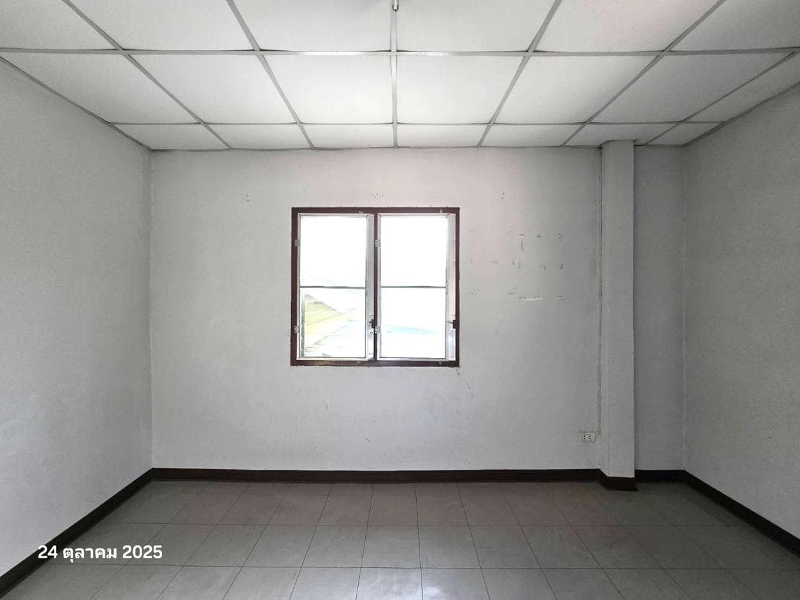 ขายบ้านเดี่ยว เอื้ออาทร (บึงพระ 3) เมืองพิษณุโลก พิษณุโลก ทำเลบึงพระ เนื้อที่ 45.6 ตร.ว. พื้นที่ใช้สอย 134.65 ตร.ม. 1 ห้องนอน 1 ห้องน้ำ สภาพดี พร้อมอยู่