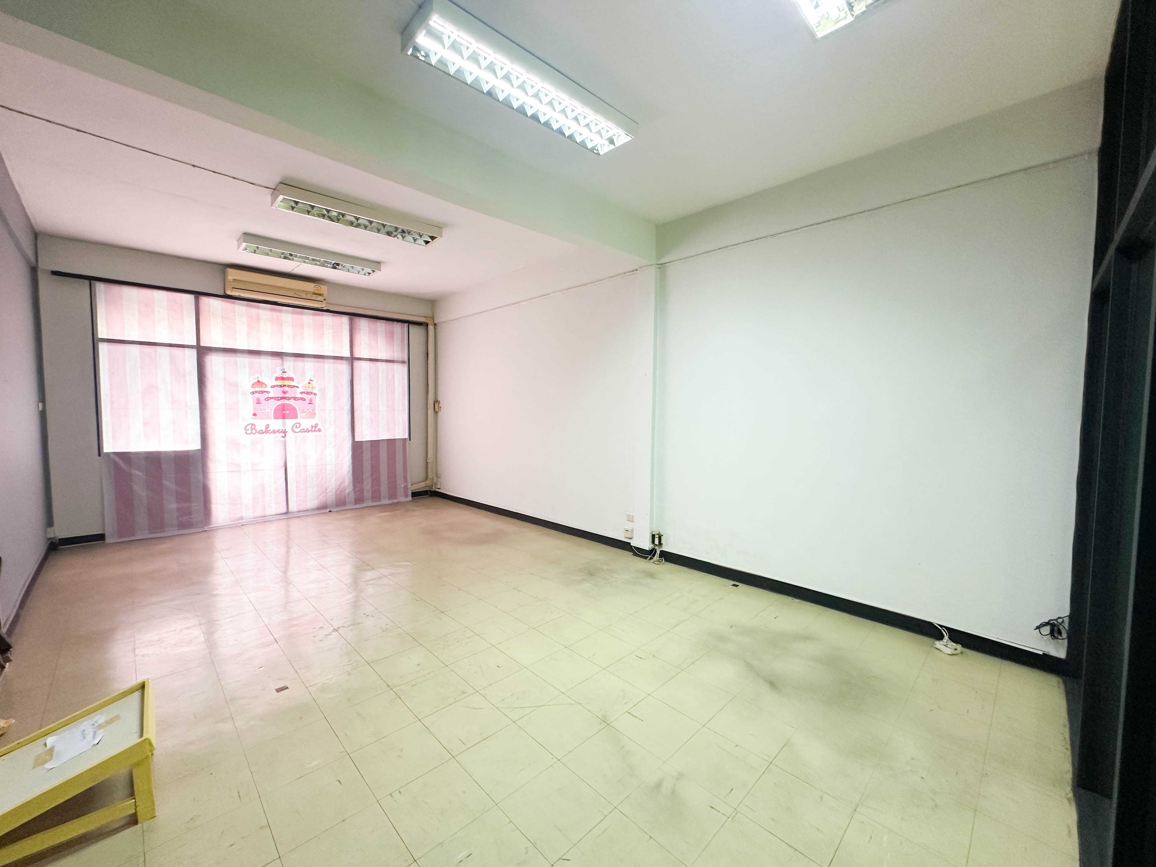 ขายอาคารพาณิชย์ 4 ชั้น 2 คูหาเชื่อมถึงกัน – ใจกลางบางเขน ใกล้ MRT วัดพระศรีฯ เพียง 800 ม.