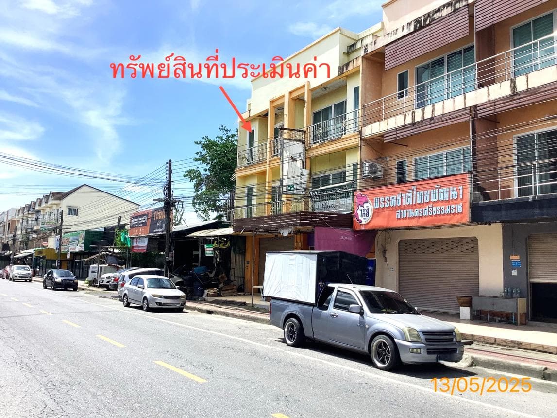 ขายอาคารพาณิชย์ เมืองนครศรีธรรมราช นครศรีธรรมราช ทำเลในเมือง เนื้อที่ 18.5 ตร.ว. พื้นที่ใช้สอย 180 ตร.ม. 2 ห้องนอน 3 ห้องน้ำ สภาพดี เหมาะสำหรับการค้าขายและทำธุรกิจ