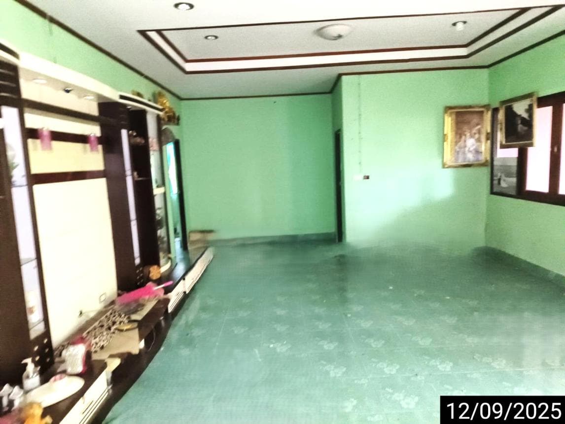 บ้านเดี่ยวหลังใหญ่ วังไผ่ เมืองชุมพร 3 ห้องนอน 4 ห้องน้ำ พื้นที่กว้าง 80 ตร.ว. ทำเลดีใกล้เมือง