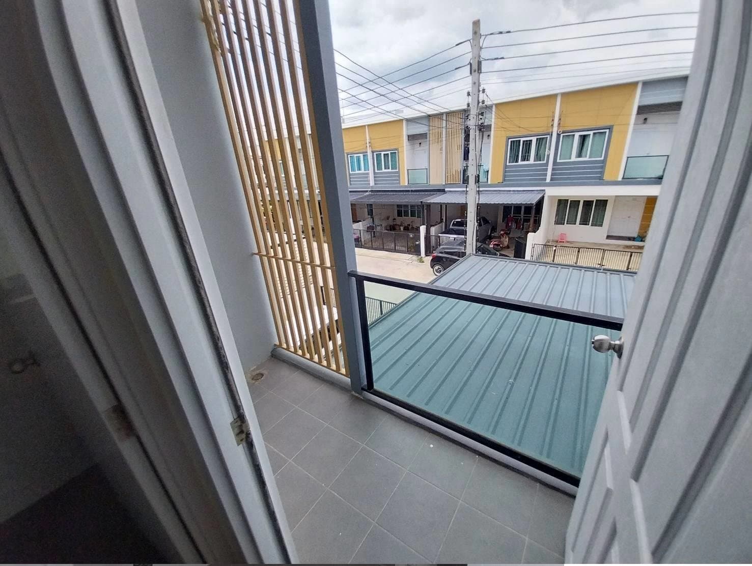 ทาวน์เฮ้าส์ บ้านร่มไม้โรจนะ บางปะอิน-อยุธยา