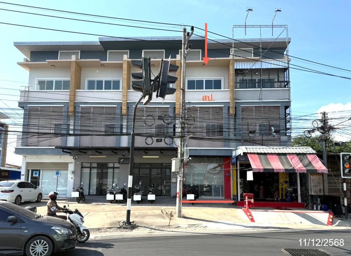 อาคารพาณิชย์ เมืองใต้ เมืองศรีสะเกษ ศรีสะเกษ 3 ห้องนอน 3 ห้องน้ำ พื้นที่ 168 ตร.ม. ทำเลทองย่านธุรกิจใจกลางเมือง ราคา 5.7 ล้านบาท